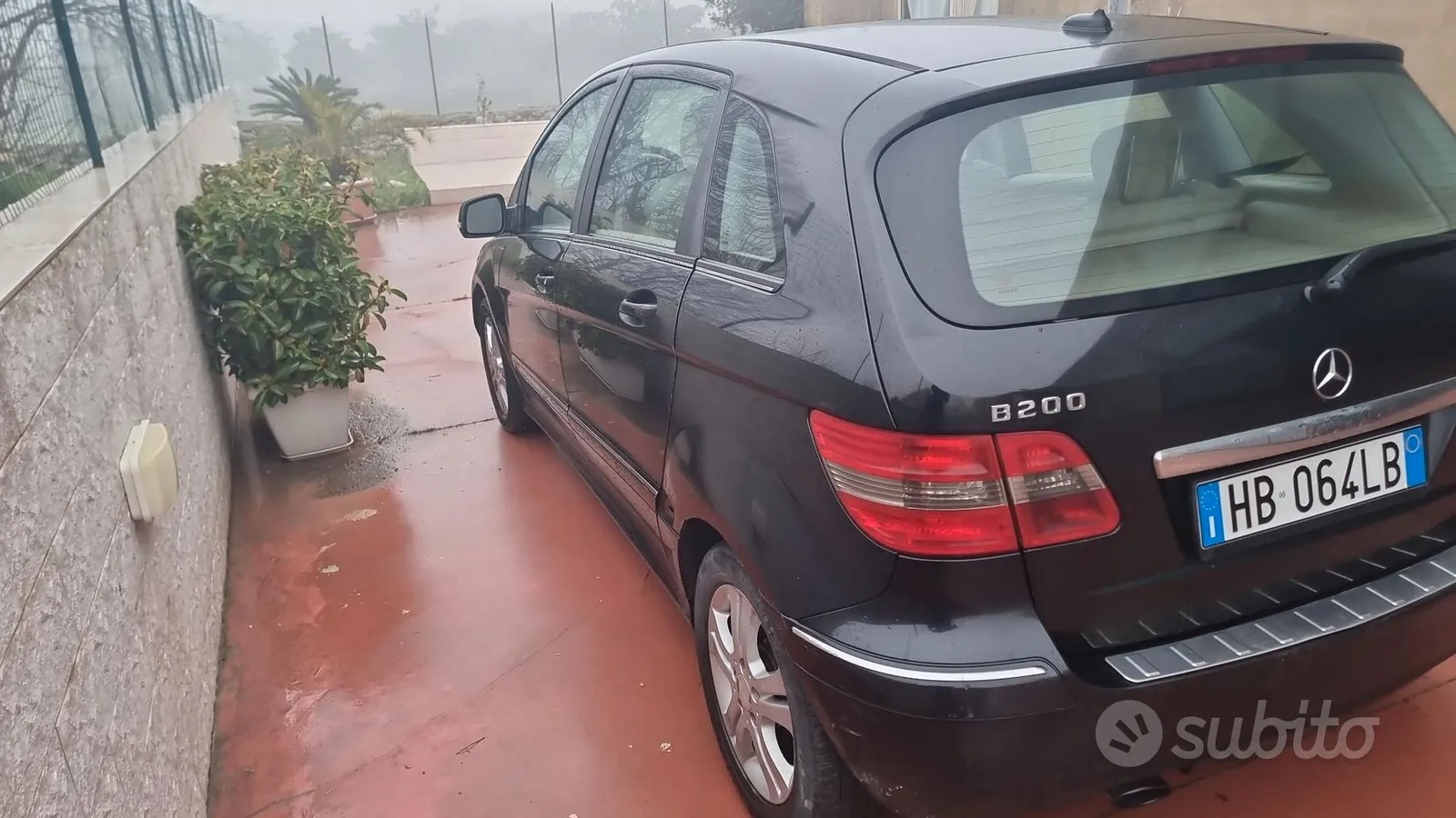 Mercedes-Benz B-Class 2011 photo 3