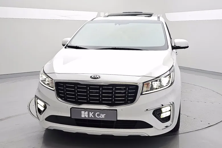 Kia New Carnival 9-Seater Luxury Special