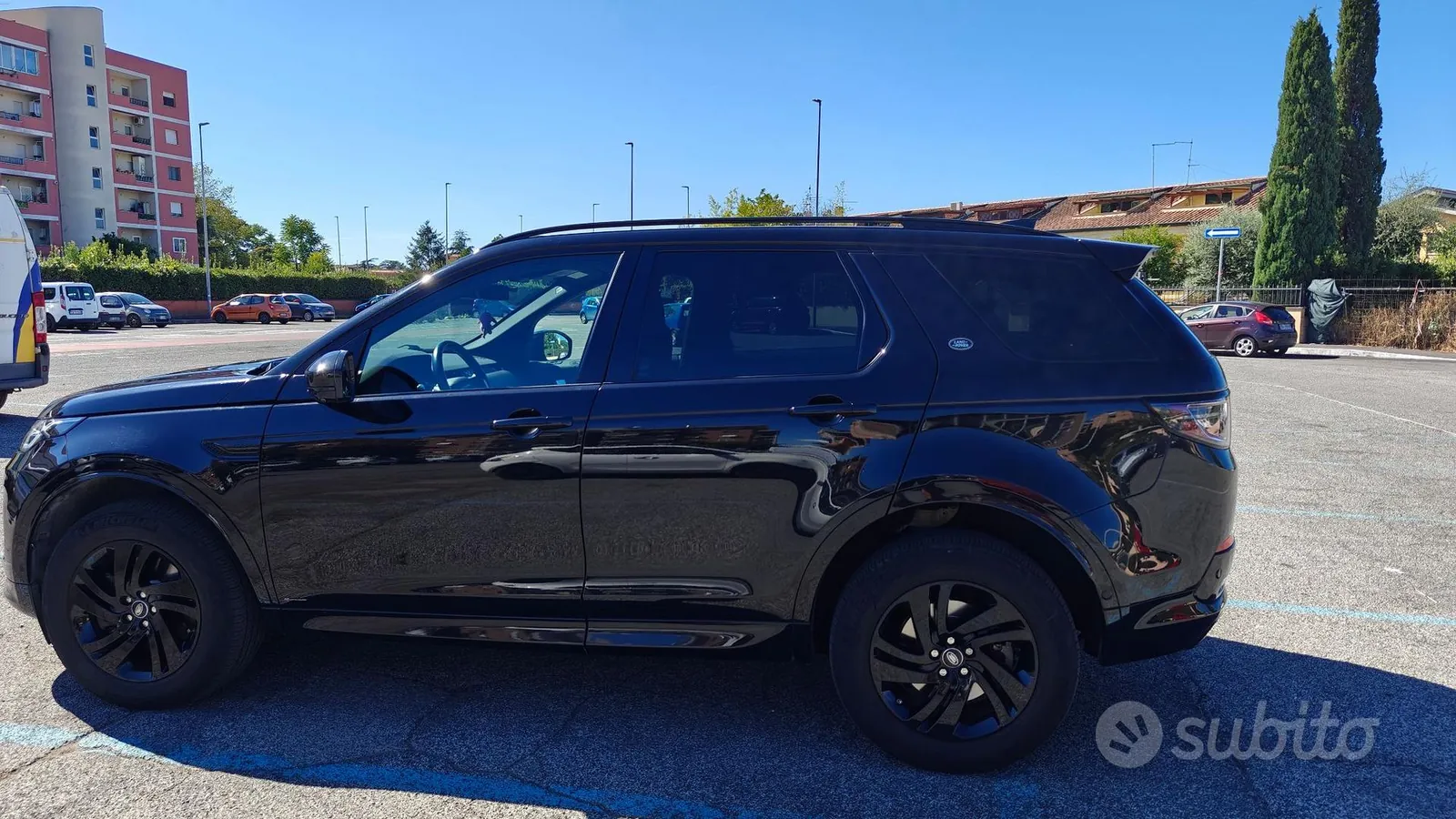 Land Rover Discovery Sport 2024 photo 2