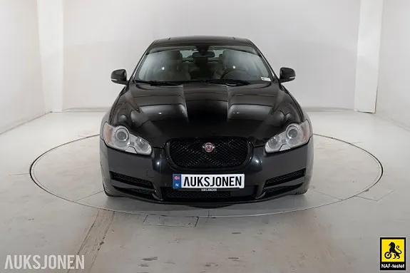 Jaguar Xf 2010 photo 2