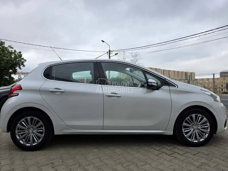Peugeot 208 2016 photo 4