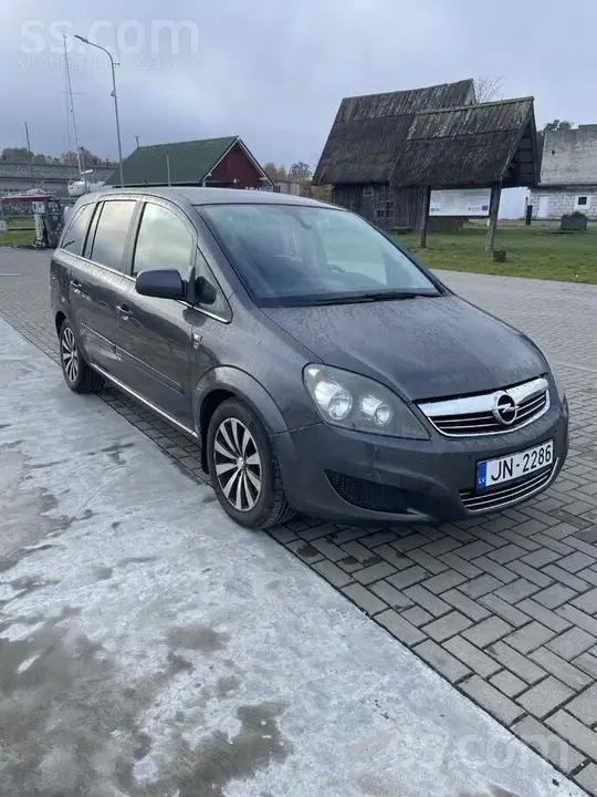 Opel Zafira 2011 photo 2