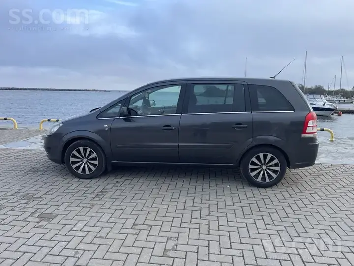 Opel Zafira 2011 photo 5