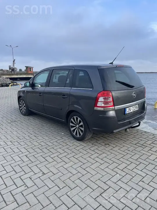 Opel Zafira 2011 photo 3
