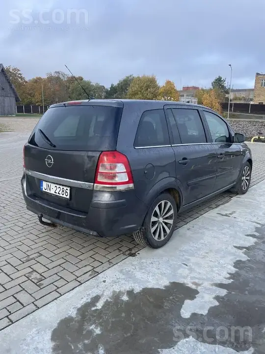 Opel Zafira 2011 photo 4