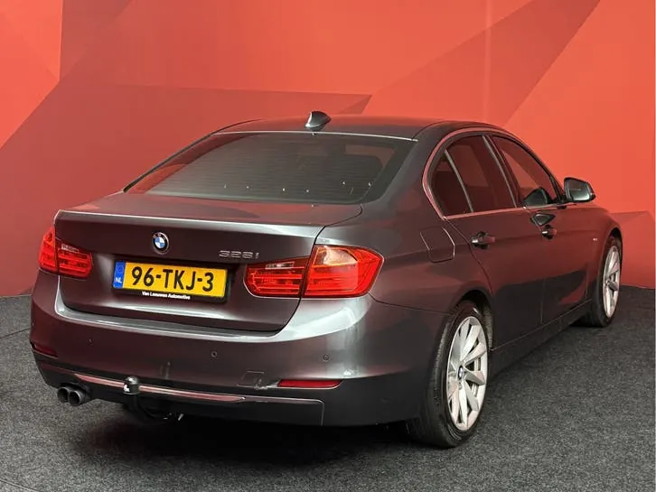 BMW 3-Serie 2012 photo 2