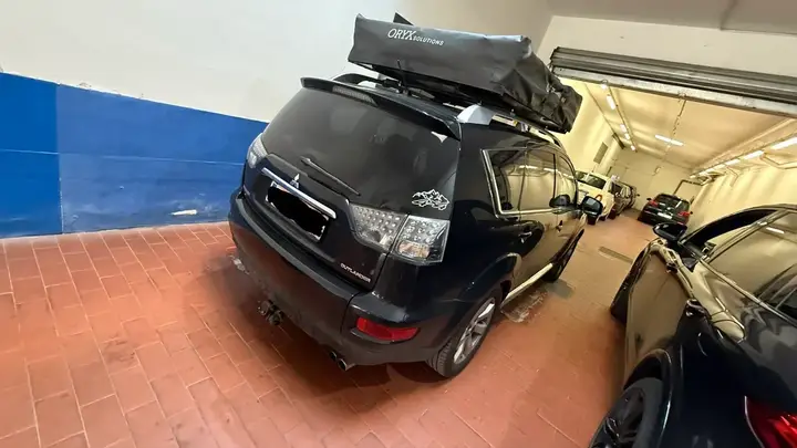Mitsubishi Outlander 2010 photo 2