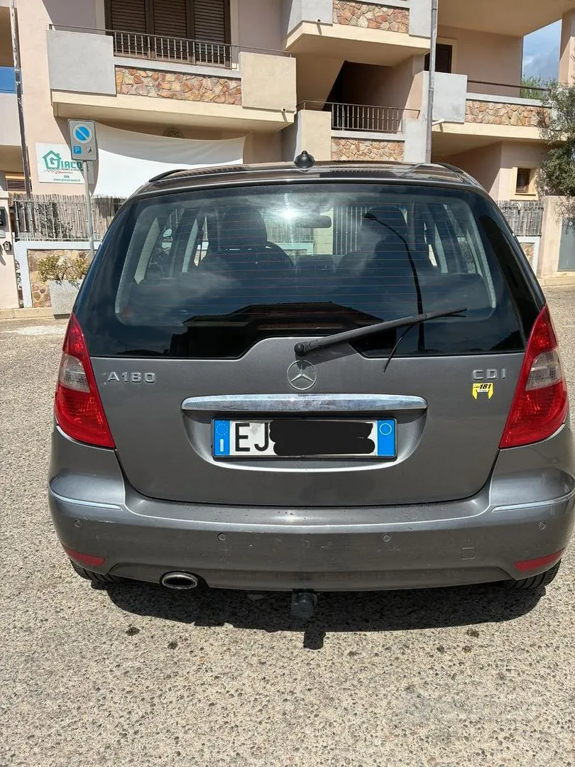 Mercedes-Benz A-Class 2012 photo 4