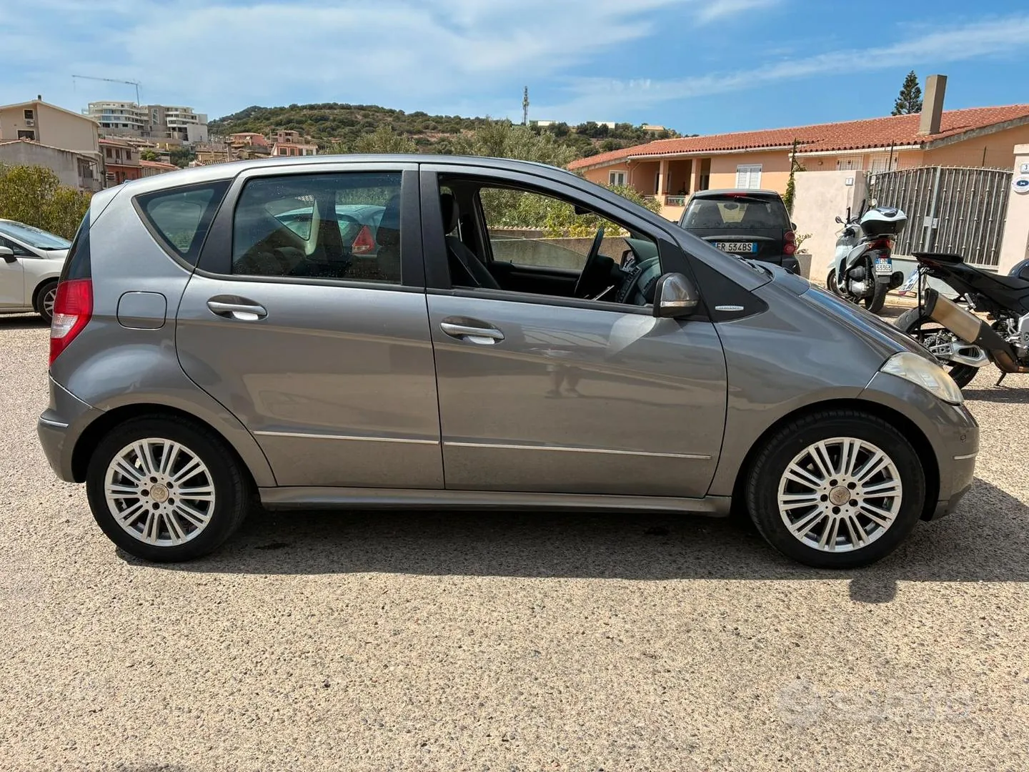 Mercedes-Benz A-Class 2012 photo 3