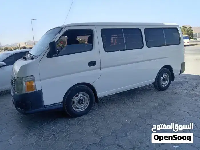 Nissan Urvan 2011 photo 5