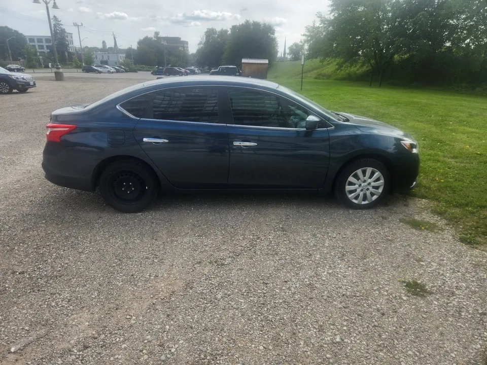 Nissan Sentra 2018 photo 3