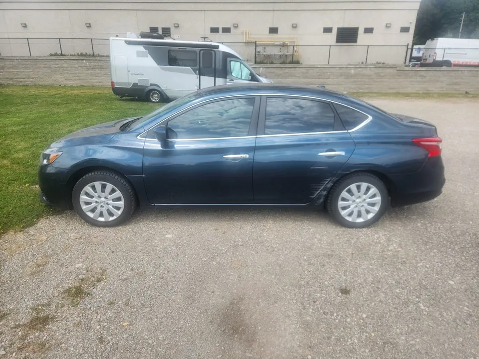 Nissan Sentra 2018 photo 2