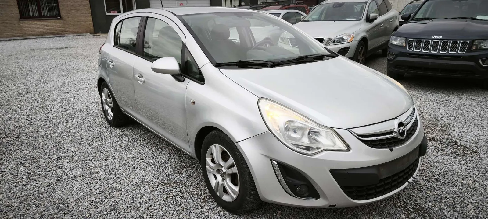 Opel Corsa 2011 photo 2