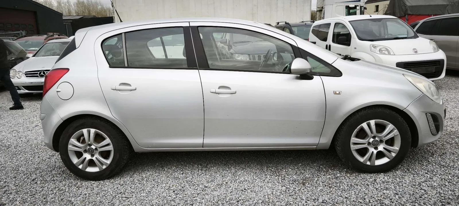 Opel Corsa 2011 photo 4