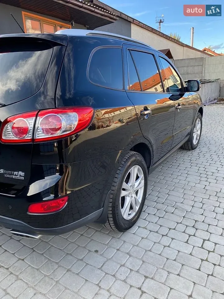 Hyundai Santa Fe 2010 photo 4