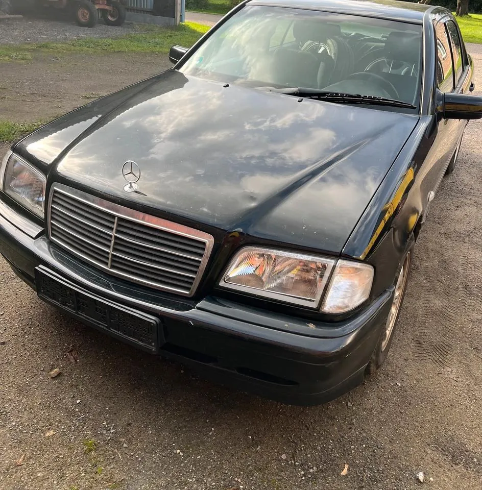 Mercedes-Benz W202
