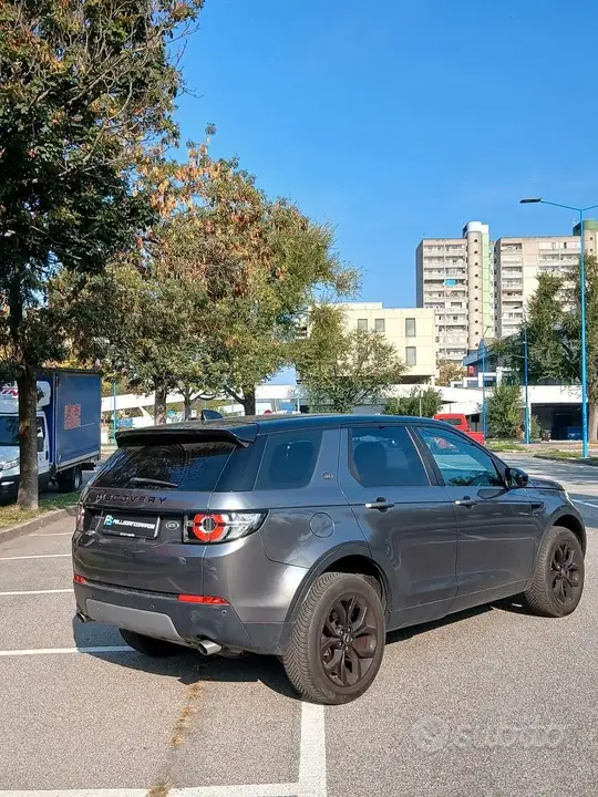 Land Rover Discovery Sport 2017 photo 3