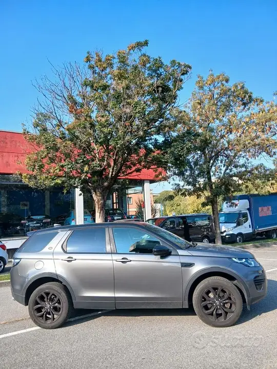 Land Rover Discovery Sport 2017 photo 5