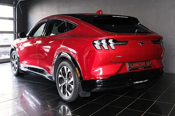 Ford Mustang Mach-E 2021 photo 2