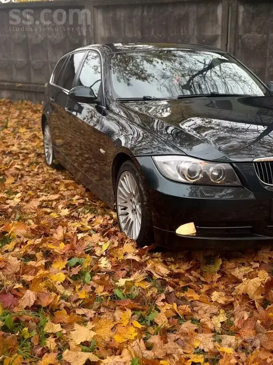 BMW 330 2006 photo 2
