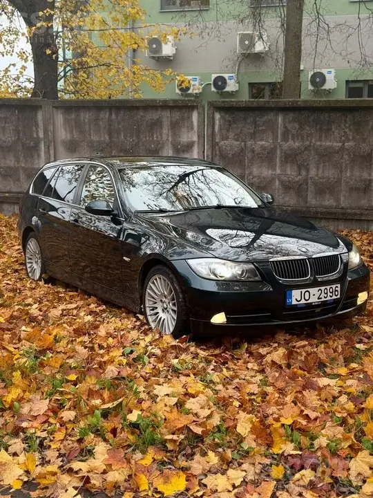 BMW 330