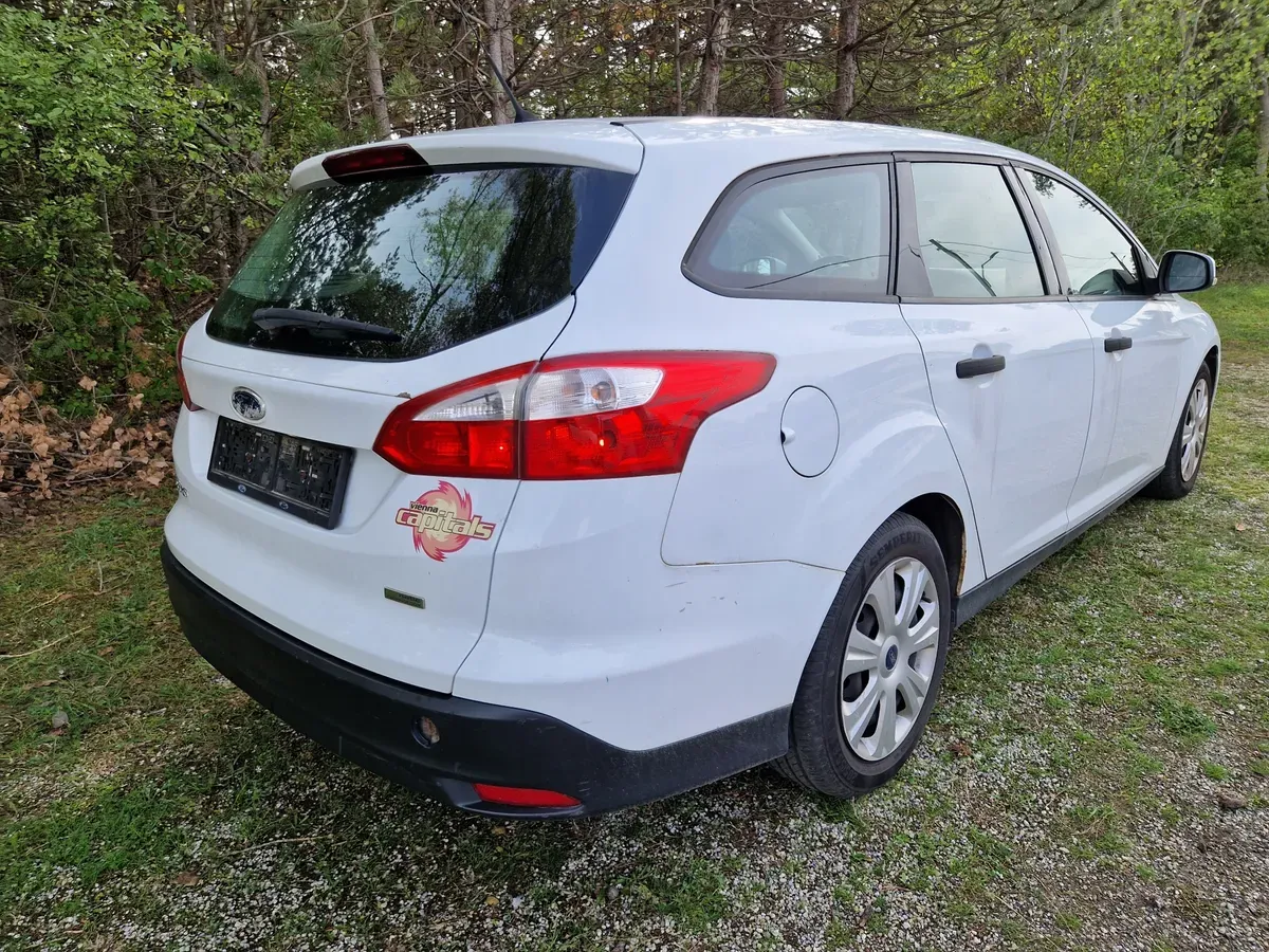 Ford Focus 2011 photo 3