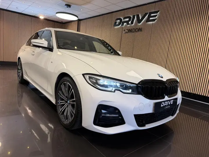 BMW 3 Series 2019 photo 5