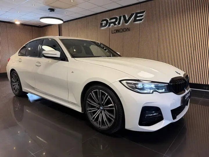 BMW 3 Series 2019 photo 4