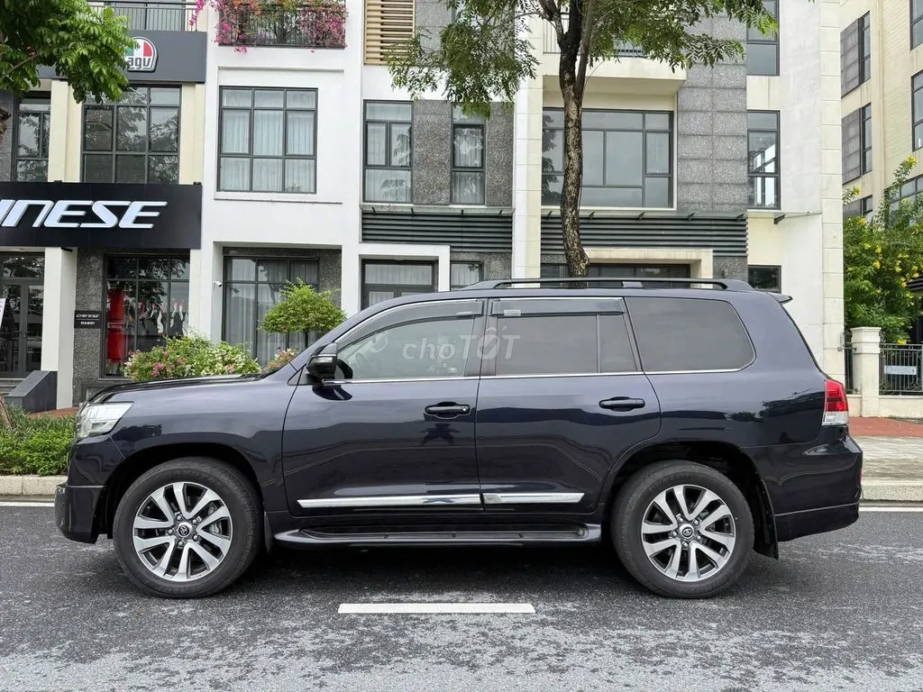 Toyota Land Cruiser 2020 photo 3
