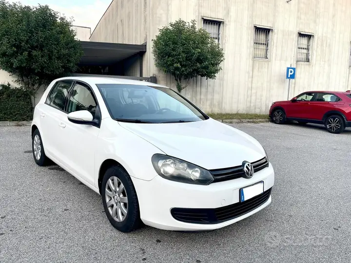 Volkswagen Golf 2011 photo 2