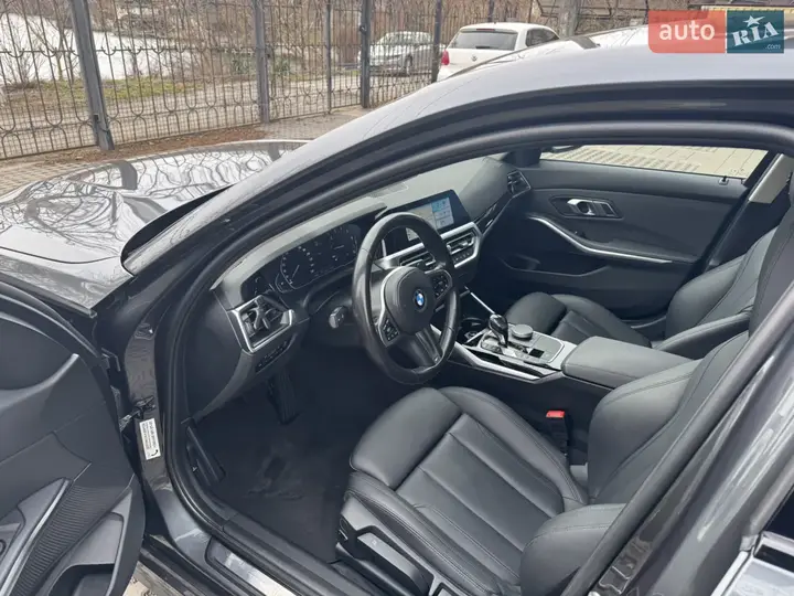 BMW 3 Series 2021 photo 4