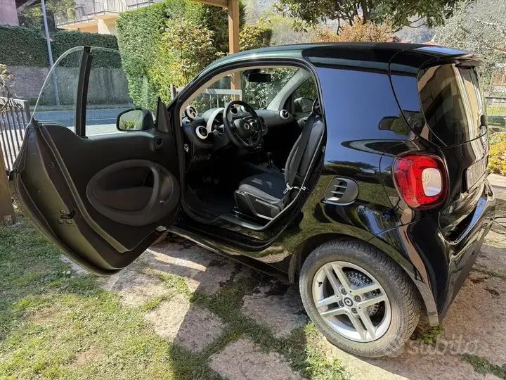 Smart Fortwo 2025 photo 2