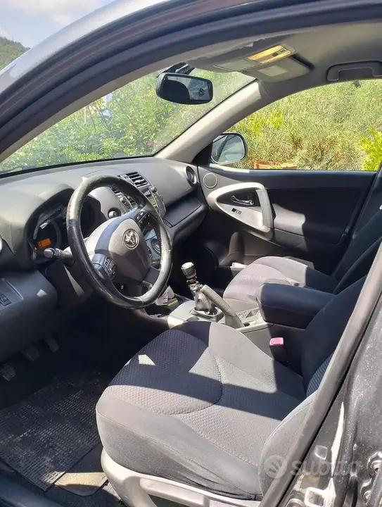 Toyota Rav4 2010 photo 3