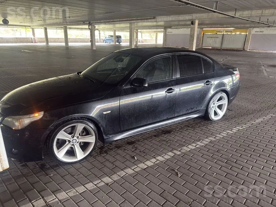 BMW E60 2005 photo 4