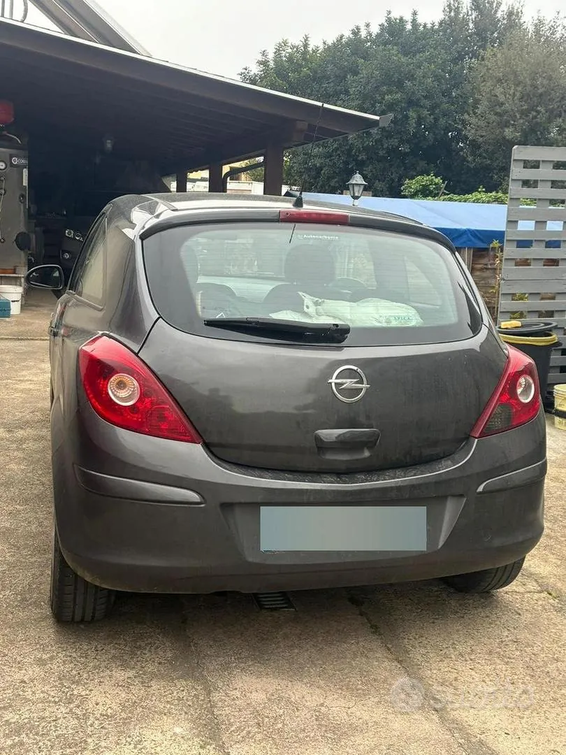 Opel Corsa 2012 photo 2