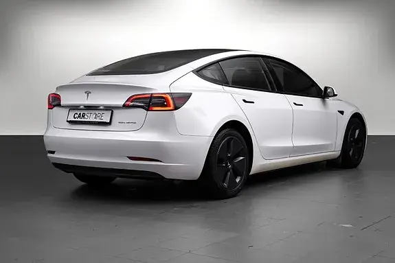 Tesla Model 3 2023 photo 5
