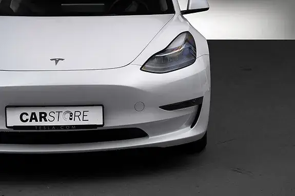 Tesla Model 3 2023 photo 4