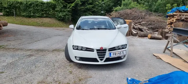 Alfa Romeo 159