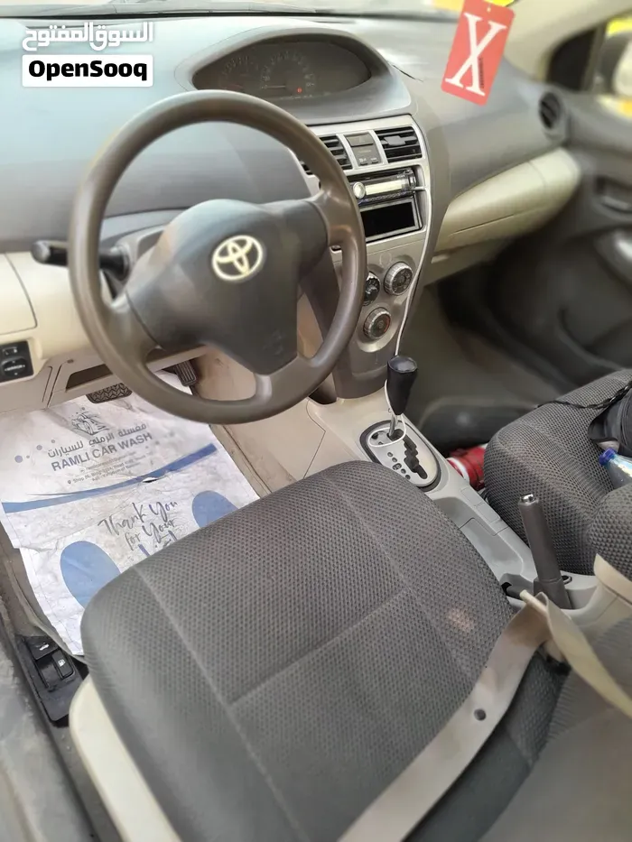 Toyota Yaris 2010 photo 3