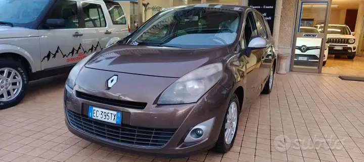 Renault Grand Scenic 2010 photo 5