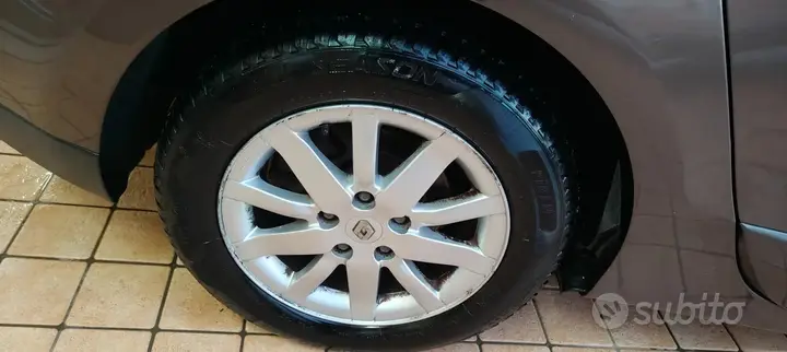 Renault Grand Scenic 2010 photo 4