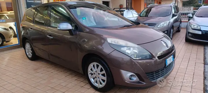 Renault Grand Scenic 2010 photo 3