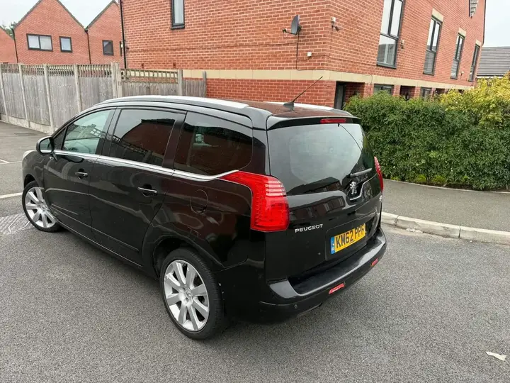 Peugeot 5008 2012 photo 3