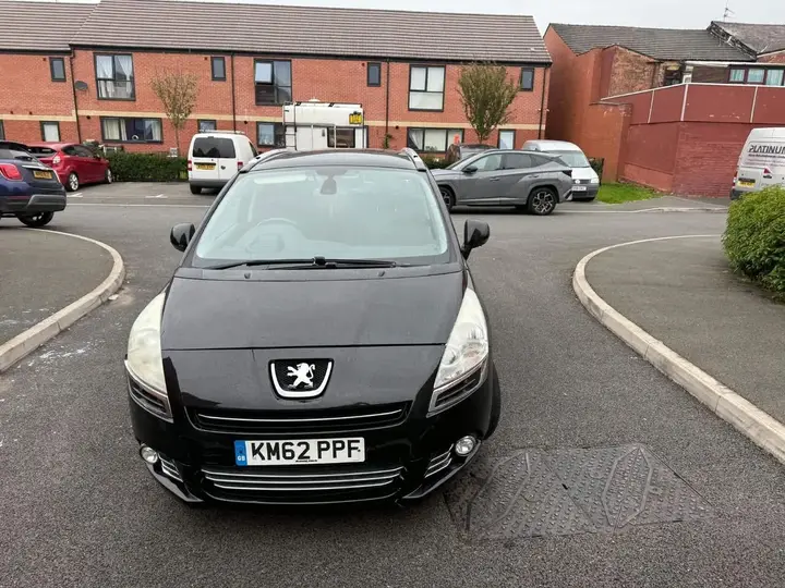 Peugeot 5008 2012 photo 4