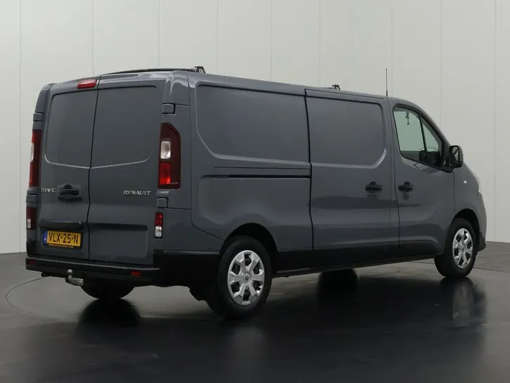 Renault Trafic 2021 photo 2