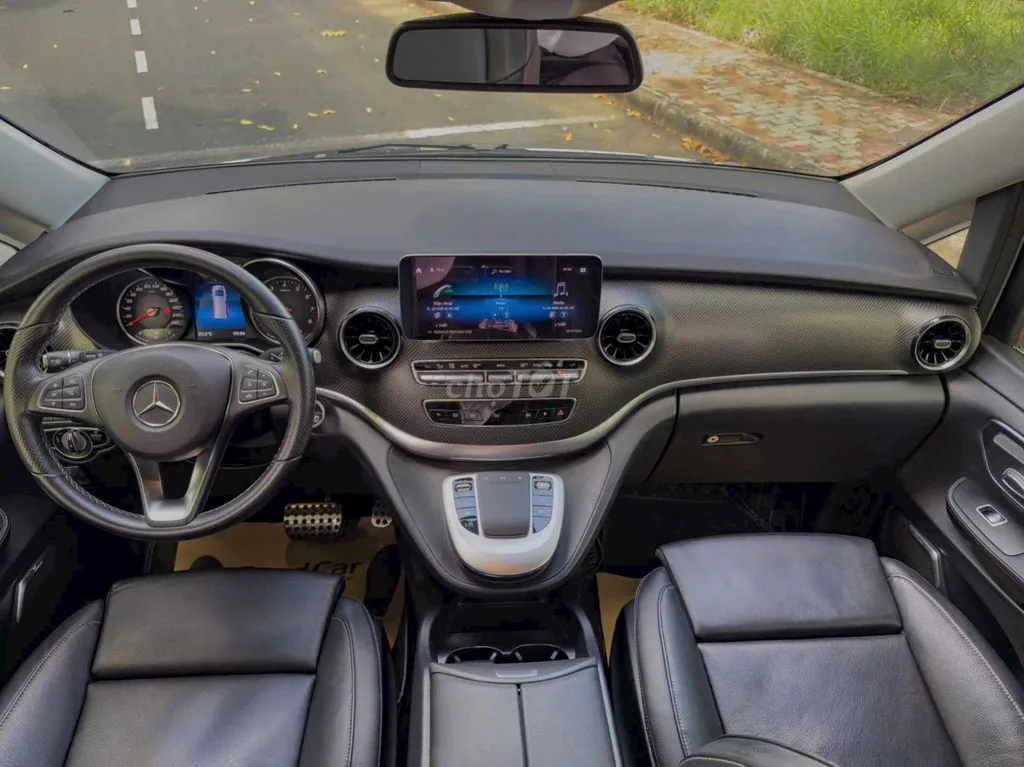 Mercedes-Benz V-Class 2023 photo 5