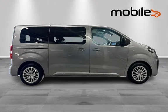 Opel Zafira 2022 photo 2
