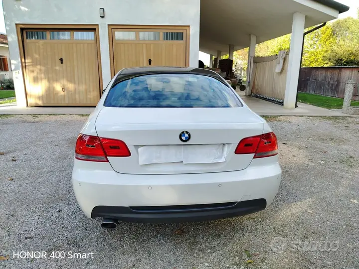 BMW 320D 2009 photo 2