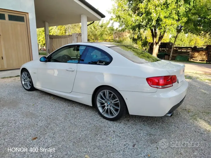 BMW 320D 2009 photo 3