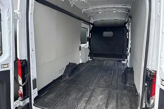 Ford Transit 2025 photo 5
